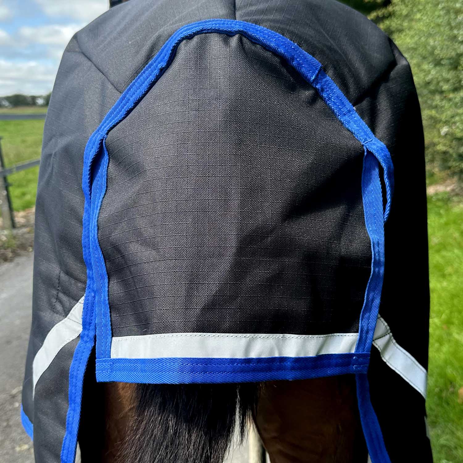 Amigo Foal Turnout Blanket 900D Ripstop - 200g Insulation, Adjustable Fit & Safety Reflective - Image 4