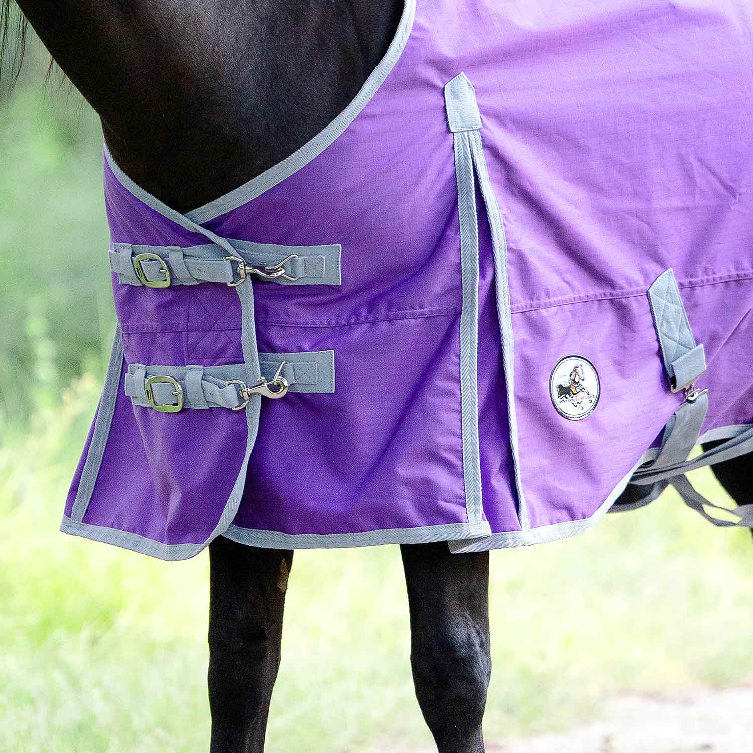 Jeffers Economy 600 Denier Medium Weight Standard Neck Horse Turnout Blanket, 240 Gram - Image 4
