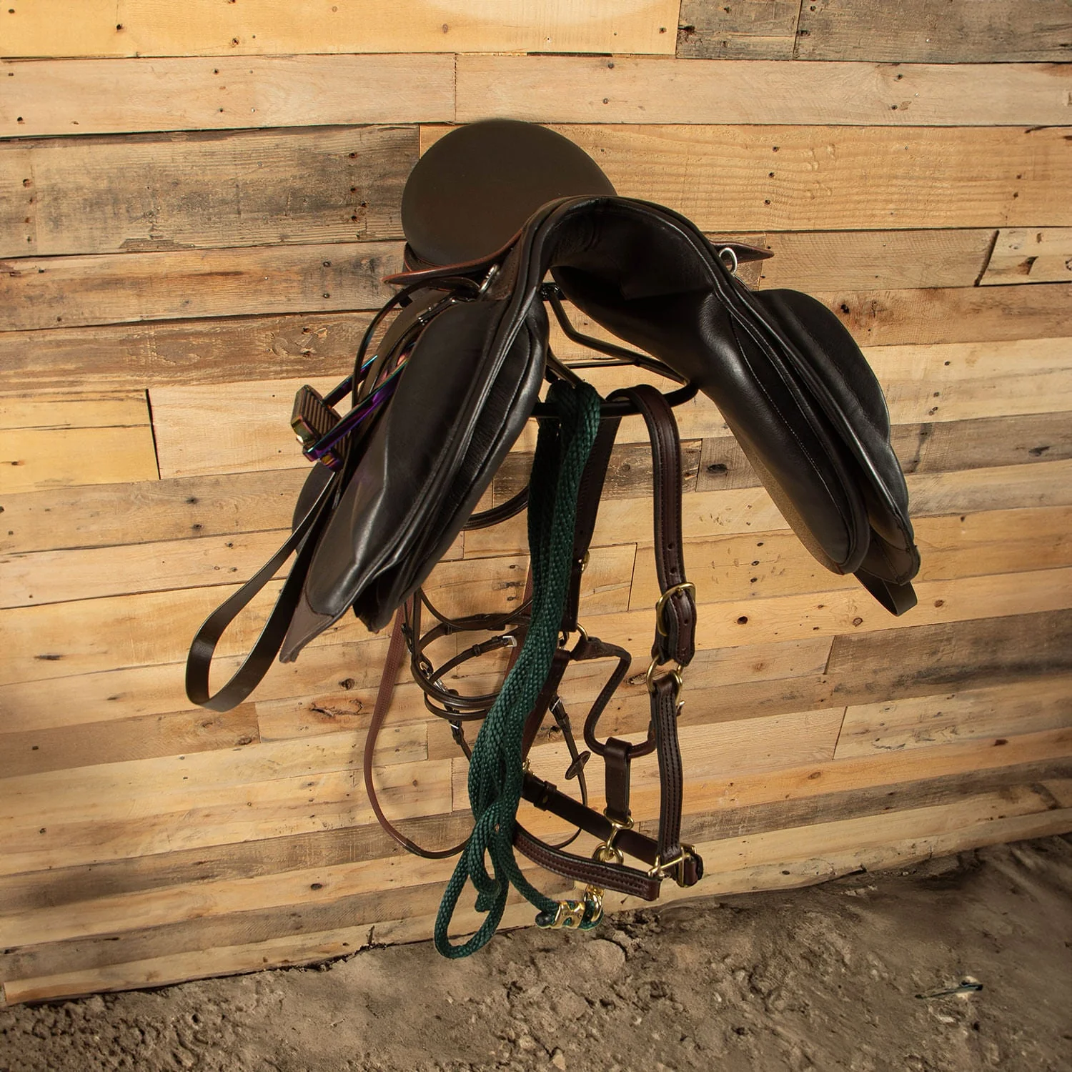 Jeffers Wall Mount English Saddle Rack with Tack Hook - Image 2