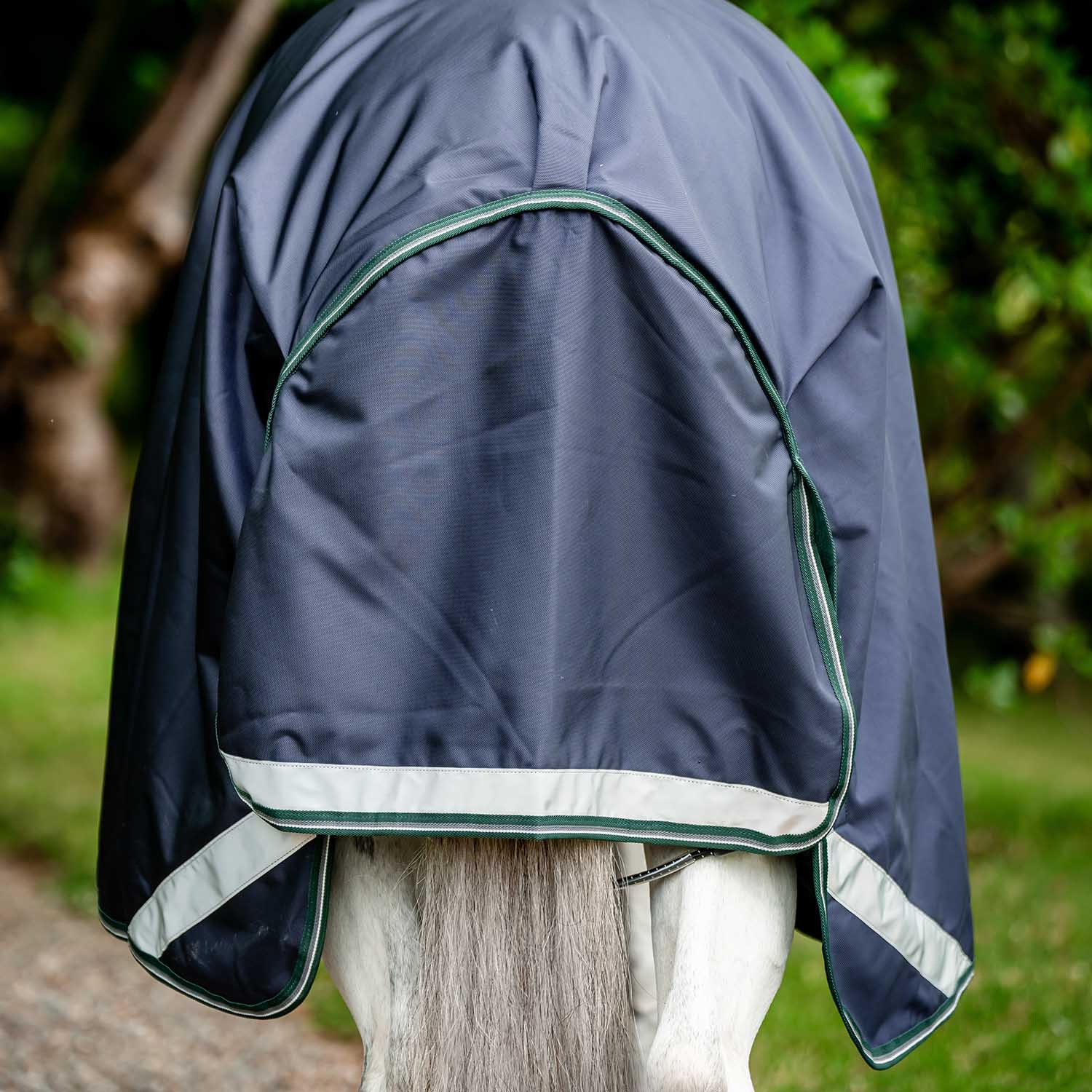 Rambo Wug 1680D High Neck Horse Turnout Blanket - 200g Medium Weight - Image 6